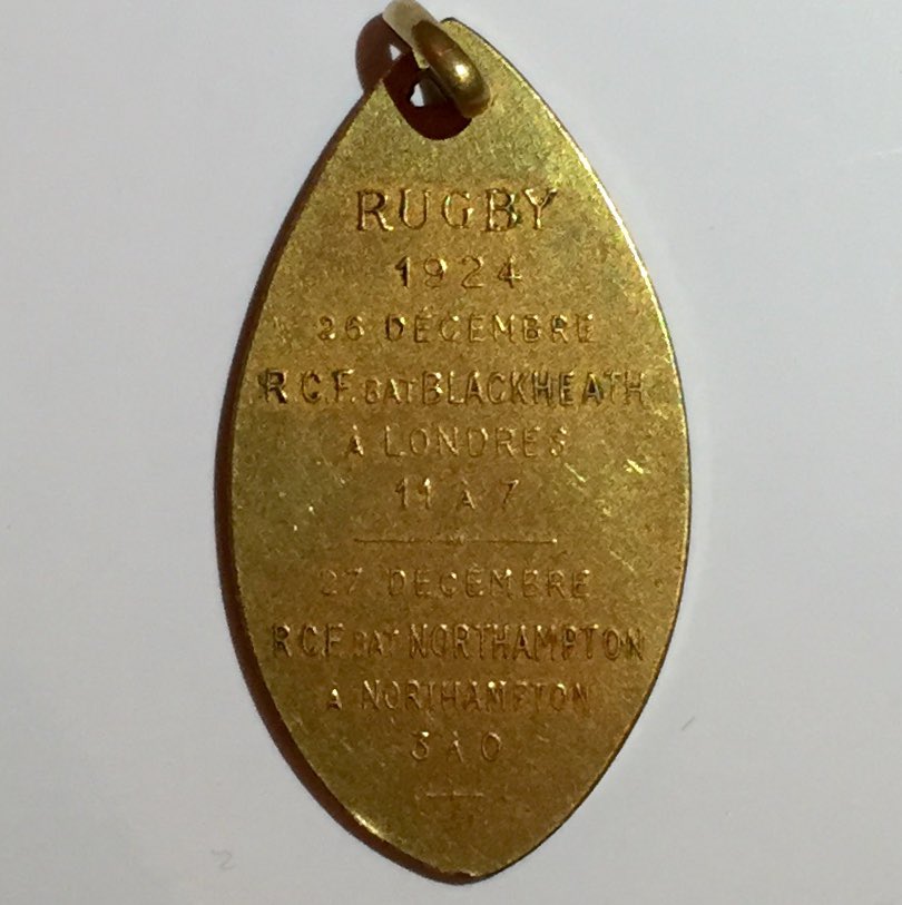 @AberflyarfRFC @NewportRFC @StattoNewport @FoNRTrust But on Dec. 27 1925, Racing Club de France did beat Northampton at Franklin’s Gardens, just one day after defeating Blackheath at Rectory Field !

The club issued a medal to celebrate these first victories in the UK… at home now ;)