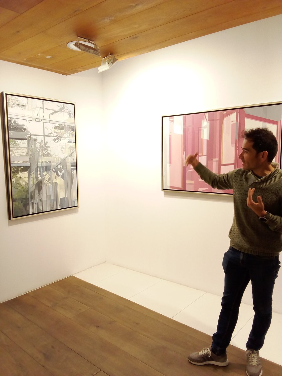mj_climent's tweet photo. Gracias a la galería La luz, a Carlos Salas y al artista Ricardo Robles-Musso, por organizar con el COAMU está visita guiada en la que hemos podido disfrutar de su trabajo y descifrar los reflejos de los reflejos que juegan con la piel de sus arquitecturas dibujadas. https://t.co/ePZELAzDJt