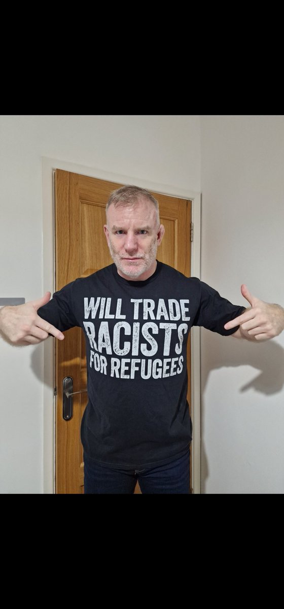 I got the best tshirts as presents for Christmas ❤️❤️

#RefugeesWelcome
#racistsnotwelcome