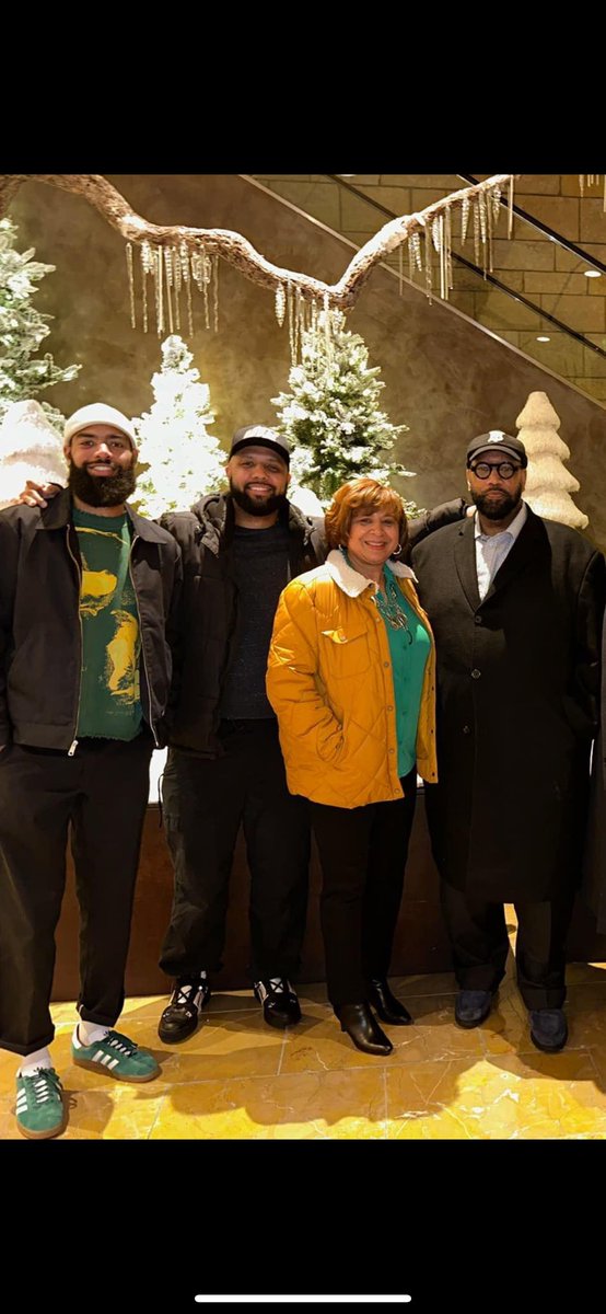 We enjoyed ourselves the day after Christmas at Bob’s Steak House in Ft. Worth, Texas with Bishop Kenneth Spears and his family.