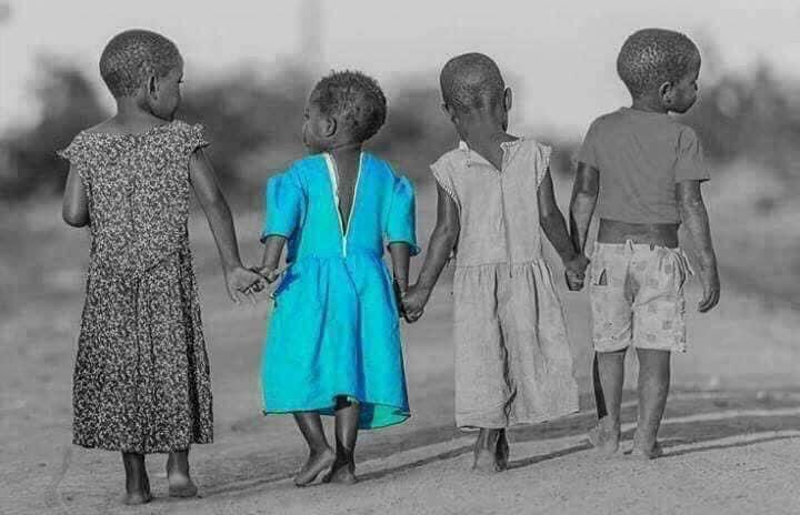 '' Há anjos que caminham entre nós disfarçados de verdadeiros amigos....''