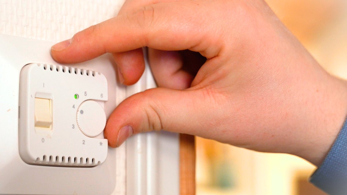 Kun rahasta on tiukkaa, kannattaa energiankäyttö trimmata tehokkaaksi. Käytännönläheiset, helpot ja nopeasti toteutettavat #energiansäästö'vinkit ovat arvossaan ja #energianeuvonta kuluttajan apuna. motiva.fi/ajankohtaista/…