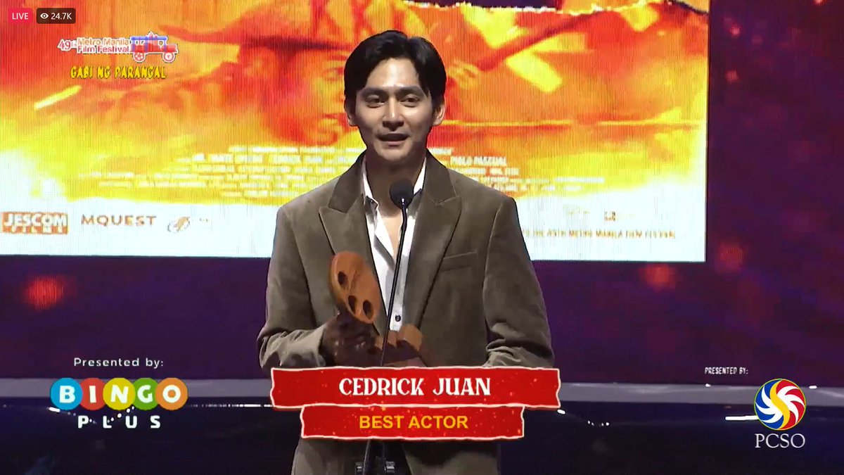 ABSCBNNews's tweet photo. Cedrick Juan wins the Best Actor trophy for his performance in "Gomburza." #MMFF2023 (Screenshot from MMFF/Facebook) | via 
@josiahvantonio  https://t.co/NhKUZOvzIV
