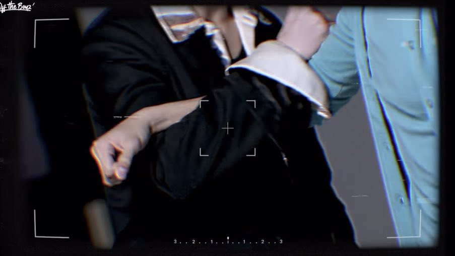 시작부터 편집 이렇게 한거 레알 변태 ㅋㅋ 진짜 웹진 영상인줄