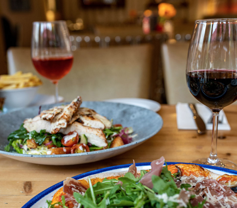 LP_TheFarm's tweet image. Counting the days between Christmas and New Year? 
Fill them with laughter, love and yummy food.
Pop in and see us.

#TheFarm #LovelyPubs #DineOut #NoMoreCooking #Solihull #NoBull