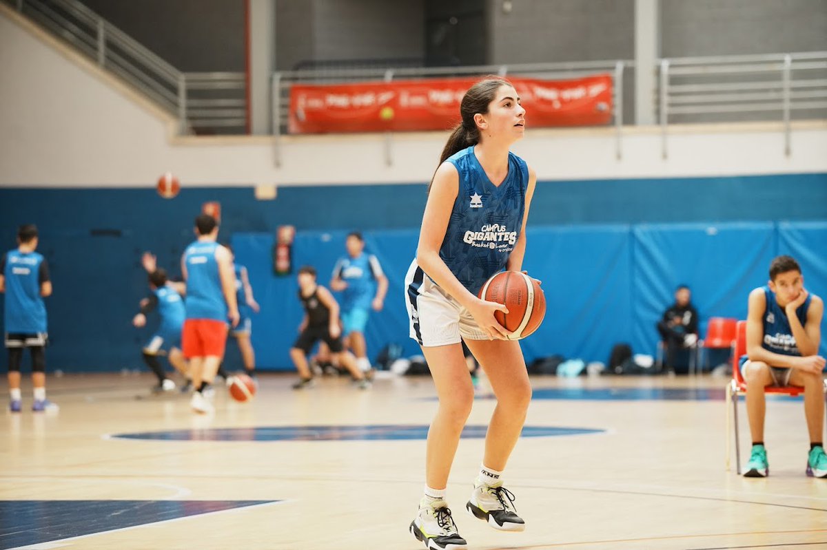 CampusGigantes's tweet photo. 𝑬𝒍 𝒕𝒊𝒓𝒐 𝒆𝒔 𝒑𝒂𝒓𝒂 𝒏𝒐𝒔𝒐𝒕𝒓𝒐𝒔 𝒂𝒍𝒈𝒐 𝑷𝑹𝑰𝑴𝑶𝑹𝑫𝑰𝑨𝑳.
Por eso, seguimos trabajando con mucho mimo para que cualquier detalle sea trabajado.
Aquí puedes comprobarlo en la #SedeGetafe.
¡Grandes progresos desde luego!
#JuntosGigantes
#BasketLover https://t.co/OEc05iXNjf