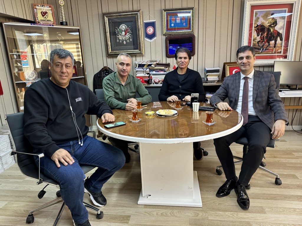 Curling Federasyonu Başkanı kıymetli abim Kenan ŞEBİN,i ziyaret ettim. Başarıları ve duruşuyla her zaman gurur duyduğum başkanıma bundan sonrası içinde muvaffakiyetler diliyorum.