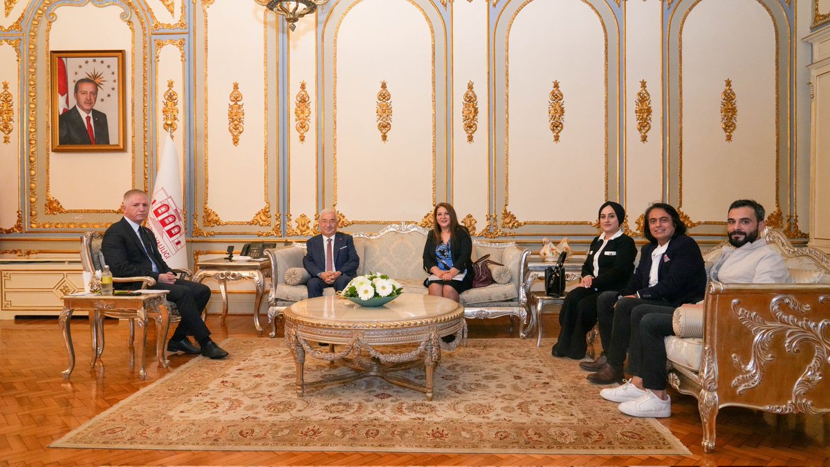 Ayseaydin1968's tweet photo. İSTESOB Başkanımız Sayın Faik YILMAZ Önderliğinde İstanbul Valimiz Sayın Davut GÜL ile İstanbul'daki Güzellik Salonlarının  Yaşadığı Tüm sorunları Aktararak Dosyamızı teslim ettik. Sayın Valimizin ilgi ve alakasından dolayı şahsım ve üyelerim adına Teşekkür Ederim.🇹🇷 https://t.co/XqmJHfQ5ah