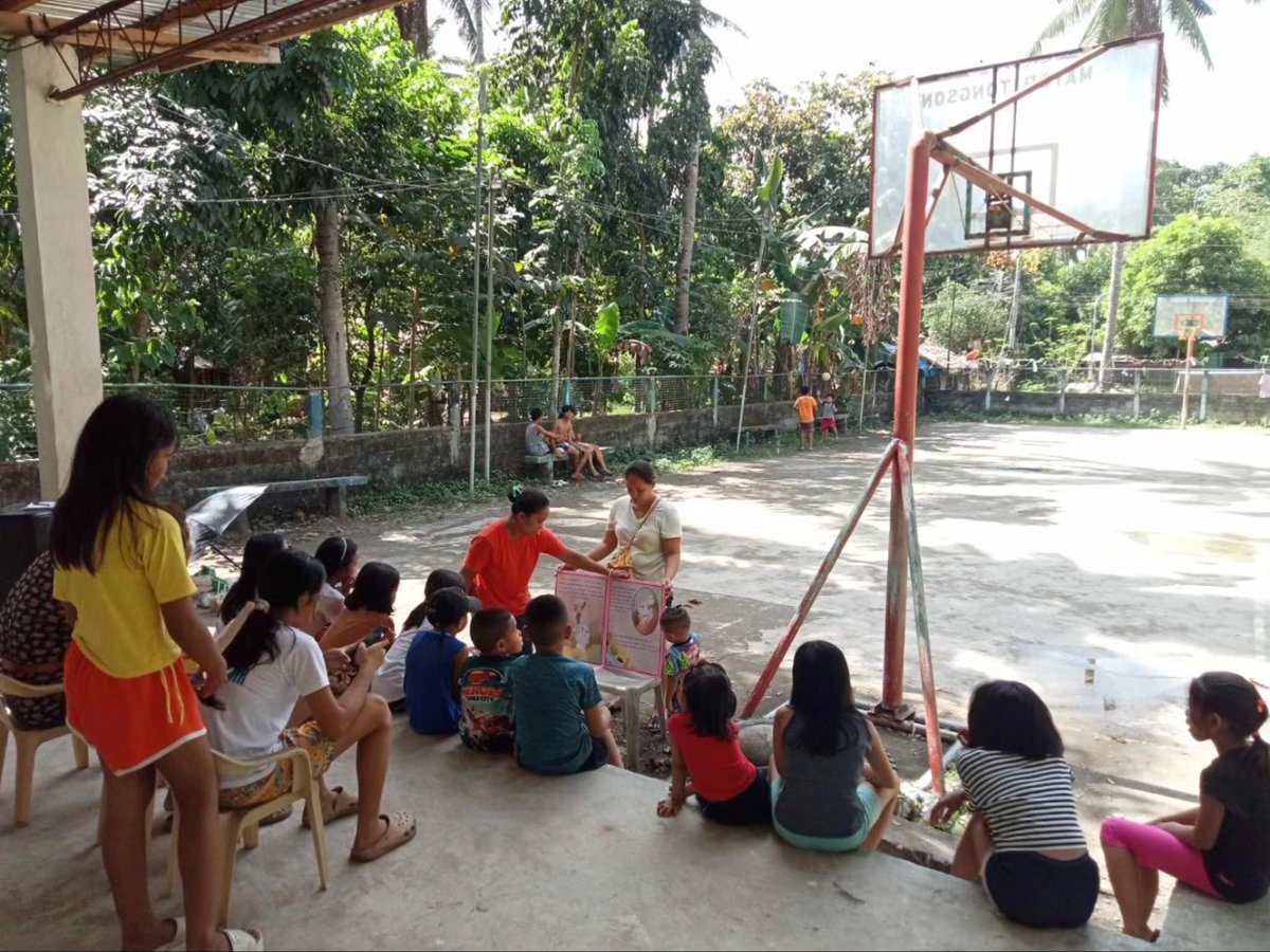 hopebuildersorg's tweet photo. NPSG Talaban Holds Storytelling Session in Himamaylan

Five members of the Talaban Neighborhood-Parents Support Group (NPSG) held a storytelling session for twenty kids on December 19, 2023, in Himamaylan City, Negros Occidental. https://t.co/eDYEP1Jh8A