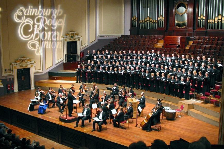 Experience one of #Edinburgh’s most atmospheric #Hogmanay traditions: #Handel’s timeless oratorio #Messiah at the capital’s famous Usher Hall, performed by wonderful soloists, chorus & orchestra. Not to be missed! 🎺🎶🎻🏴󠁧󠁢󠁳󠁣󠁴󠁿 🗓️ 12pm, Tues 2 Jan 2024 🎟️👉 usherhall.co.uk/whats-on/edinb…
