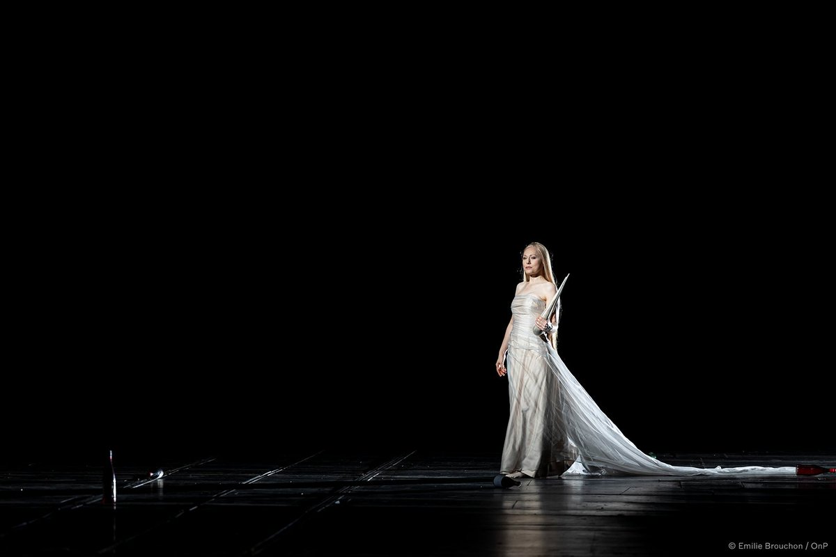 operadeparis's tweet photo. #LesContesDHoffmann
Le poète Hoffmann (Dmitry Korchak) transforme ses histoires d'amour en aventures fantastiques...
Dernière date ce soir à l'Opéra Bastille pour l'opéra de Jacques Offenbach. Bravo à tous les artistes !
https://t.co/TneMdCbbFp https://t.co/JRTUv9muxa