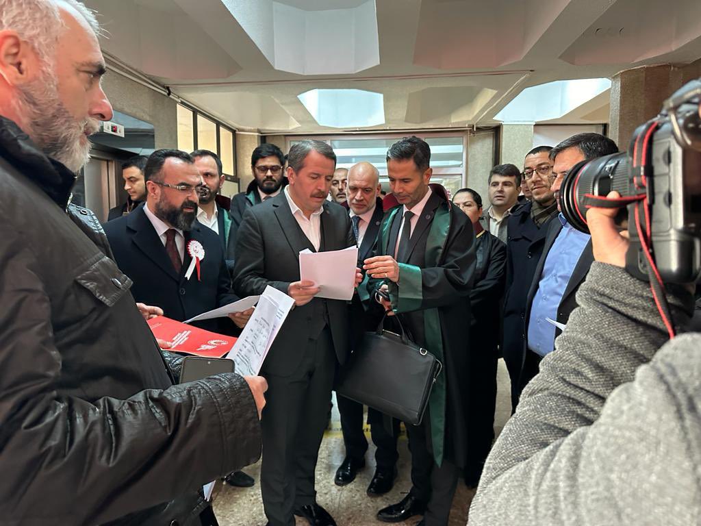 ‘Alçak’ , ‘Aşağılık’ ve ‘Şerefsiz’e Suç Duyurusunda Bulunduk!

Memur-Sen’in de dâhil olduğu Sivil Toplum Kuruluşları tarafından geçtiğimiz Pazar günü Ankara'da düzenlenen Büyük Gazze Yürüyüşü'ne katılan on binlerce insanımıza "ULAN ALÇAKLAR, ULAN ŞEREFSİZLER, ULAN AŞAĞILIK