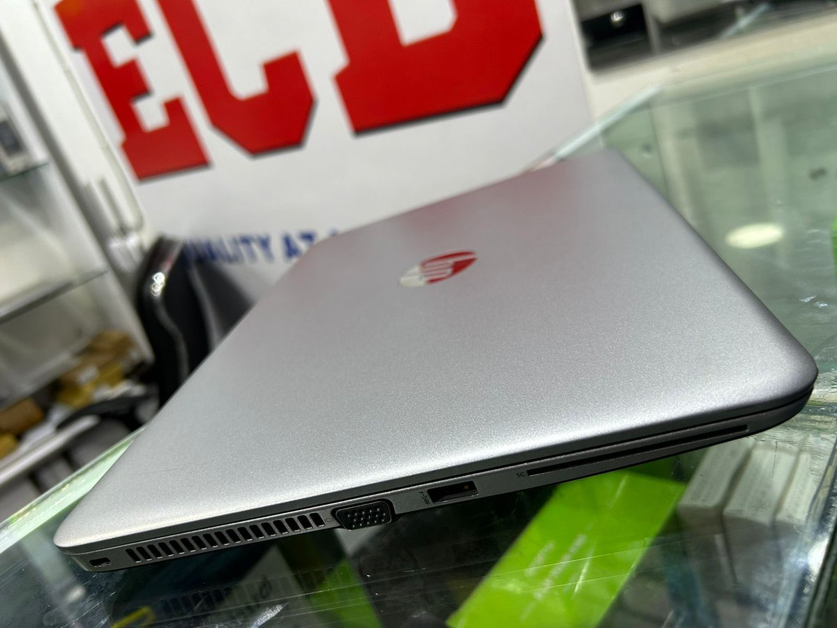 Shann_099's tweet photo. Wait,Yaani Apa ukiwa na 27,500KES unapata hii  HP Elitebook  840 Gen 6 Mazee ebu surprise nae mtu wako before Mruke mwaka specs zake ni Kama hizi👇

Comes with an  Intel  core i5 Processor
〽️Speed:2.5Ghz with Intel Hd graphics
〽️Storage:8GB  Ram/256GB ssd
With free wireless mouse

Just call📞0717040531 NOW!! Or dm @ECB001 

Location: Ni Nairobi Biashara street near Equity Bank remember all deliveries are done country wide

#TenHagOut Tanzania Muringa Mirema Nkunku Kawira Mwangaza Mpesa Charline Ruto
