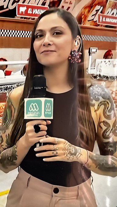 jdelrio70's tweet photo. Sean honestos fachistaníes hipócritas y cobardes.
No son los tatuajes los que les molestan de @lafrangomez 
Les molesta que sea una mujer valiente y una profesional que va de frente.
Les molesta que sea de izquierda y no una borrega como las mujeres de su lado. https://t.co/m2CgMyPcn4