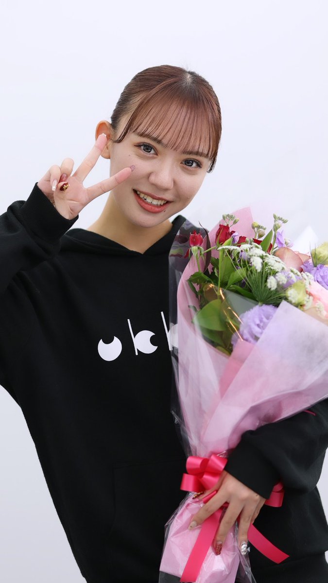 kawaii_ayame01's tweet photo. SHOWROOM約8年間ありがとうございました！最初は何も分からず(ゆ)さんと初代マネージャーにビシバシ鍛えられたお陰で私の芸能人生にとっても活かされてました。
高橋さん辻さん 今までお世話になったSHOWROOMスタッフのみなさんありがとうございました！！！ https://t.co/ycoubALvXw