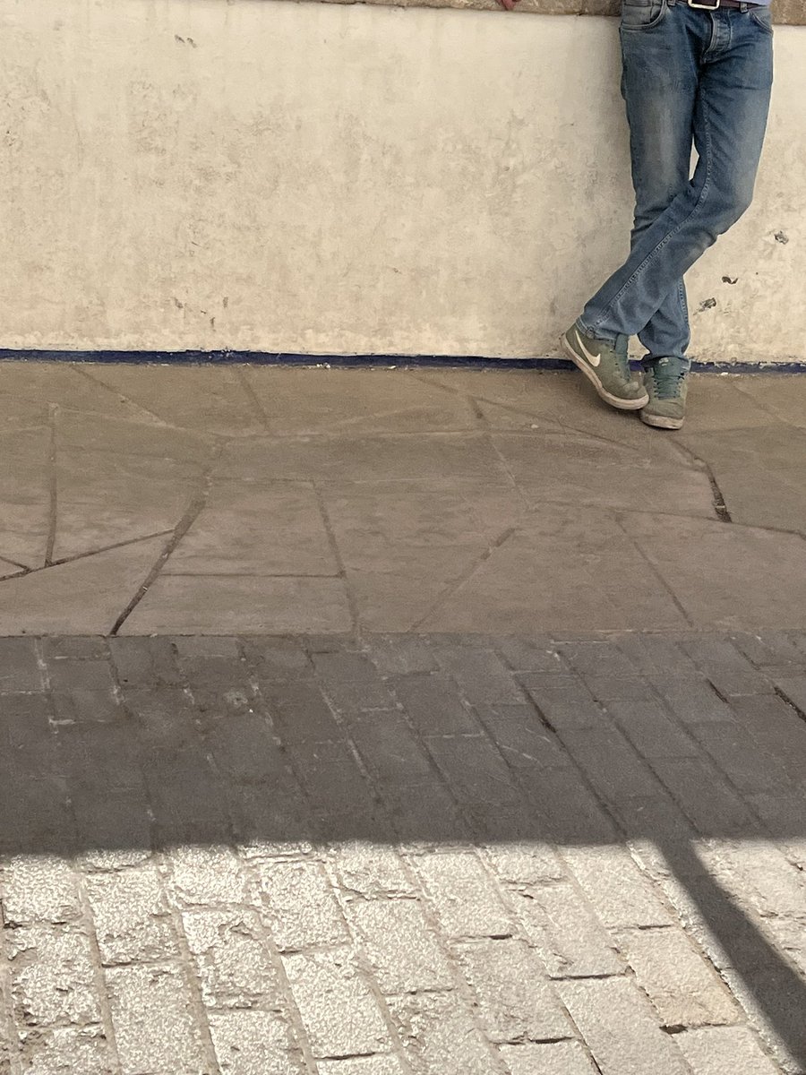 Take a photo of me, he says 🙈😂