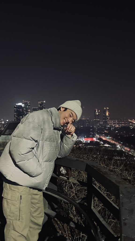 by_verivery's tweet photo. [#강민]

선재야 
나도 좋아
니 목소리

#베리베리 #베러 #손까락만까딱하면 https://t.co/8aLdCq5vYq
