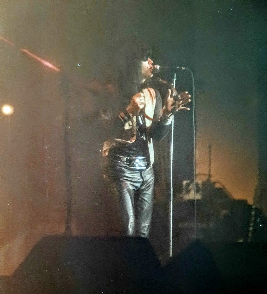 + 𝕀𝔸 // 𝕋ℍ𝔼 ℂ𝕌𝕃𝕋 +
Live Brixton Academy, London, 28/06/1986
📸 Tinike Van Mildert.
⚡ CFFC ⚡
*
*
*
{ #ianastbury #thecult #live #london #brixtonacademy #love #tour  #shaman #rocknrollmessiahs #nationcult #cultzone #cffc #CLTRCHV @ASTBURY @officialcult }