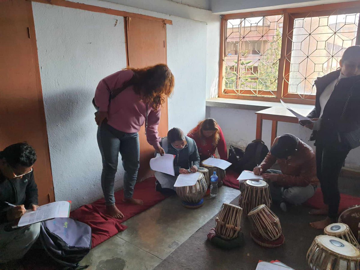 BinodDeuba's tweet photo. संगित साधना बाट एकछिन बिश्राम लिएर ललितकला क्यामपसका साथीहरुले पनी त्रिवी उपकुलपति खुल्ला प्रतिस्पर्धाबाट हुनु पर्छ भनेर प्रधानमन्त्री/कुलपती लाई पत्र लेख्नु भयो ।
#studentmovementfortureform #vcbyopenselection #nepalstudentunion #savetu #tureform https://t.co/LOMzhCGHUQ