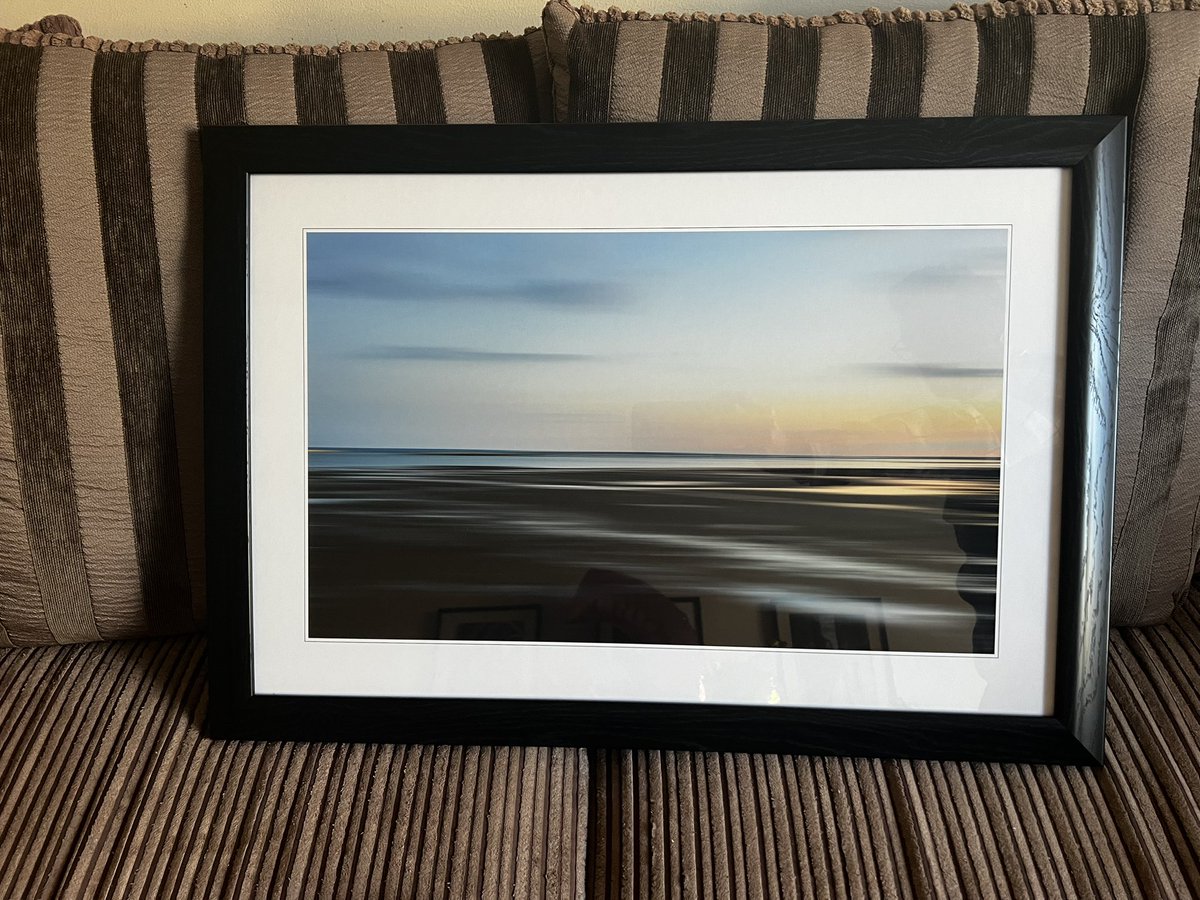AJGPhotographer's tweet photo. Framed prints for sale, printed on fine art paper and framed by pro lab! contact me direct for any questions and for prices! Available as prints or mounted prints for self framing! Variations available 

#southend #southendonsea #essex #framedprint #fineart #sunset #prolab #photo https://t.co/T174ItUvpE