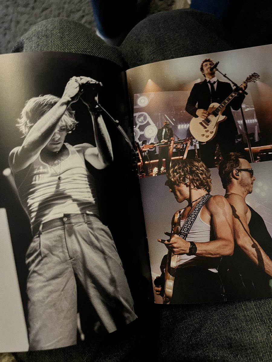 bils_tde's tweet photo. ITS HERE😭@thedriverera 
look how pretty:)))) thankyou thankyou thankyou @bilsharry https://t.co/gT7jTE0RvJ