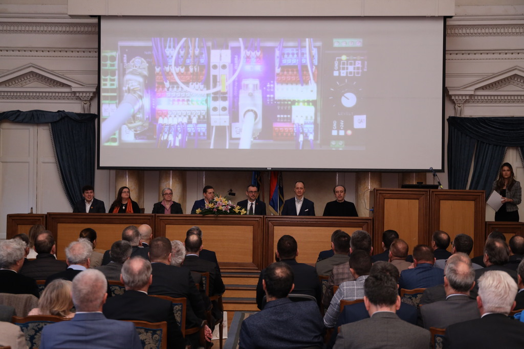 Elektrotehnički fakultet Univerziteta u Beogradu obeležio značajan jubilej.
Svečanoj akademiji prisustvovali i predstavnici Instituta, sa kojim domaćini imaju uspešnu saradnju.
Živeli za buduće zajedničke projekte i veliki broj edukovanih stručnjaka
bit.ly/47ednlF