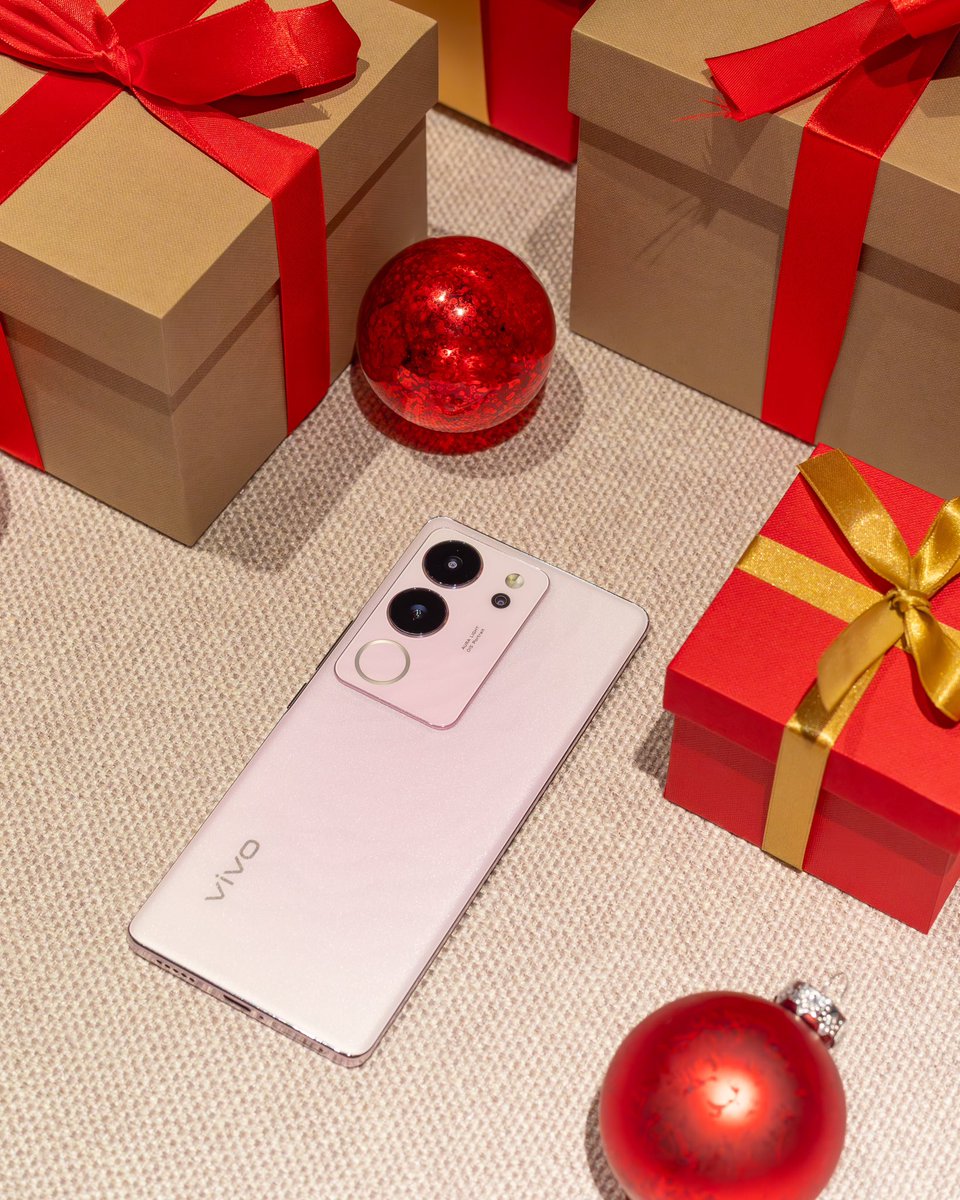 vivo_phil's tweet photo. Surprise Your Special Someone with the Limited Edition #vivoV295G in Rose Pink!💕🩷 https://t.co/Rje2k9GSA6
