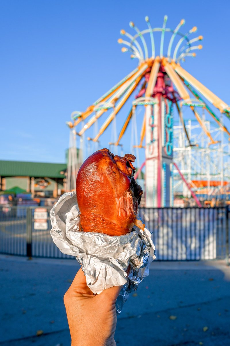 TradersVGP's tweet image. 📍 At Traders Village you can find everything from hot chocolate ☕️ stuffed churros, tamales 🫔🫔 turkey legs 🍗 and more delicious snacks for all tastes.

Join us Saturdays and Sundays. Admission is free and parking is only $5.

@tradersvillage #GrandPrairie #visitgrandprairie