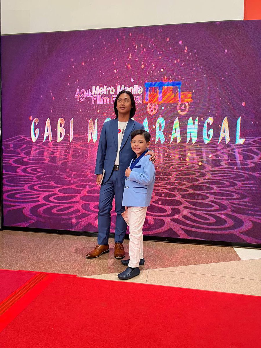 THE 'BOY' OF THE HOUR! 🤩

#Firefly star Euwenn Mikaell is looking charming tonight with Direk Zig Dulay for #MMFF2023's Gabi ng Parangal! ✨