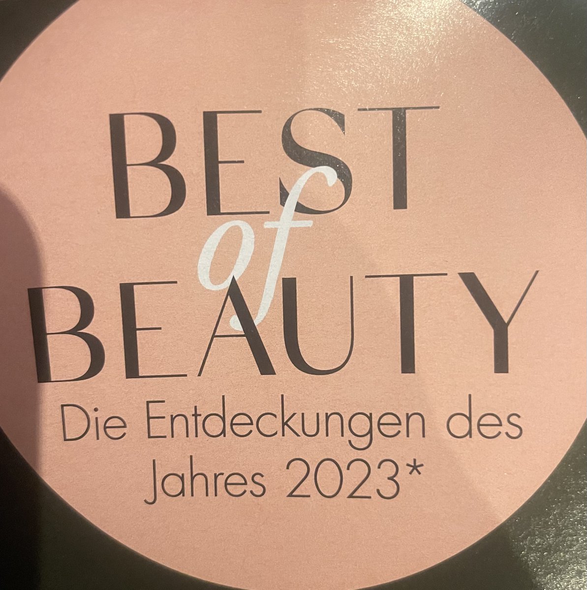 matuschkar's tweet photo. Renate Matuschka - 25 Jahre Leidenschaft für Haare und eine glänzende Haarpflegeserie
Einblick in meine Welt des Haarstylings und meiner kleinen, aber feinen Haarpflege Serie namens Kultmähne zu geben. https://t.co/RYONo3JAMB