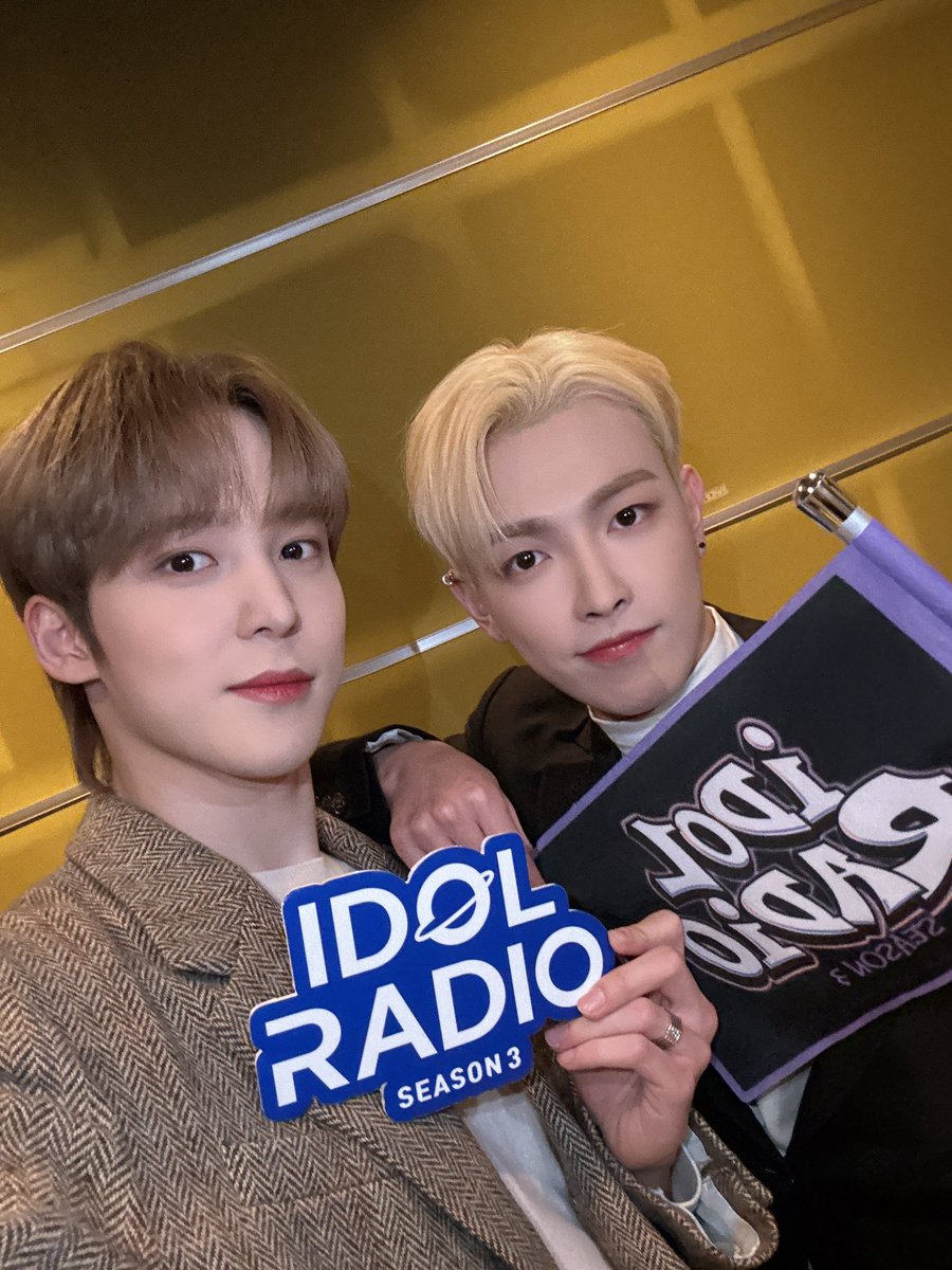 idolradiokorea's tweet photo. 잠시 후 9시, 아이돌라디오3 #ep132_Goodbye 에이티즈 홍중&amp;윤호 라이브 스트리밍 방송이 시작됩니다

📲 MBC RADIO 공식 Youtube 채널에서 라이브 스트리밍
https://t.co/dDt63TjqUC

@radiombc @ATEEZofficial https://t.co/W9gE6R967y