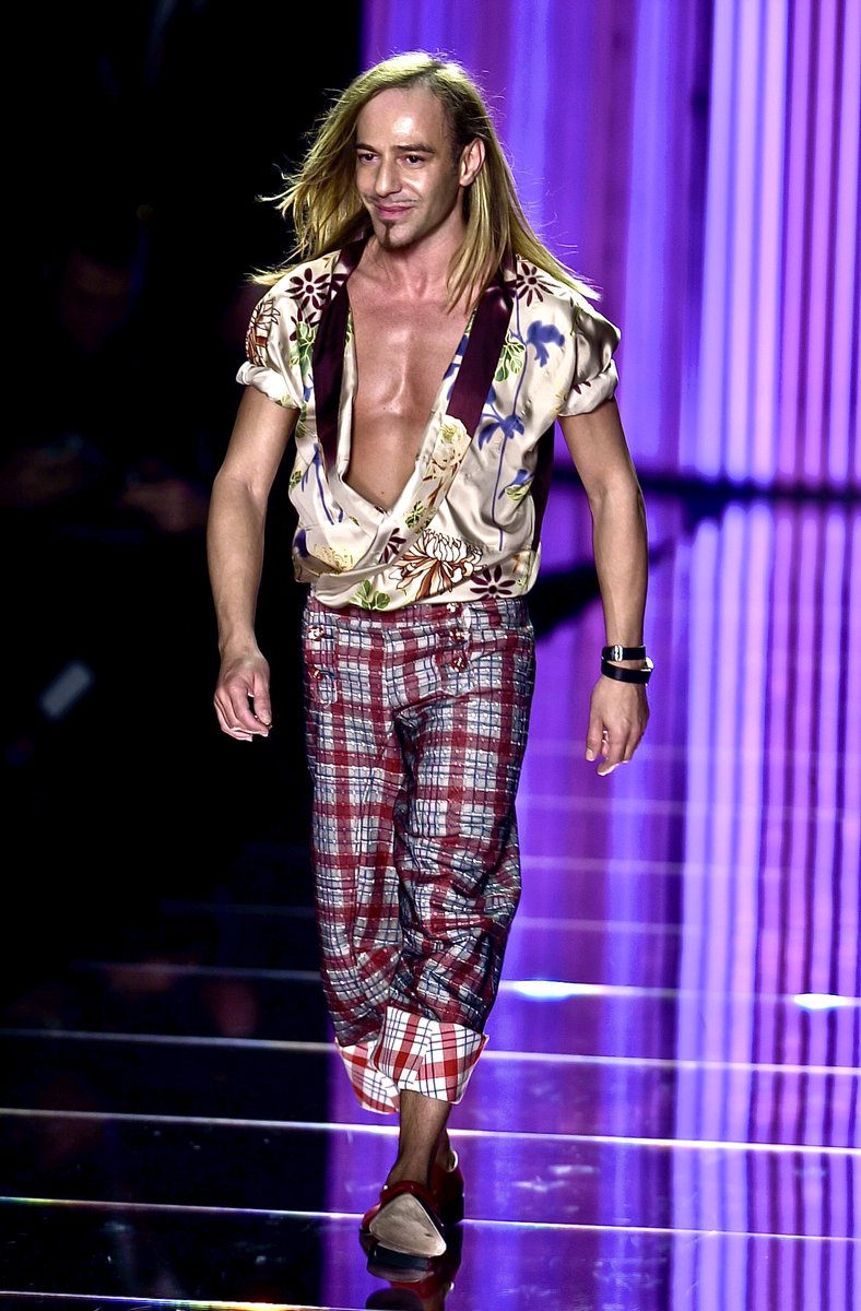 john galliano wearing a gucci menswear by tom ford s/s 2001 top
