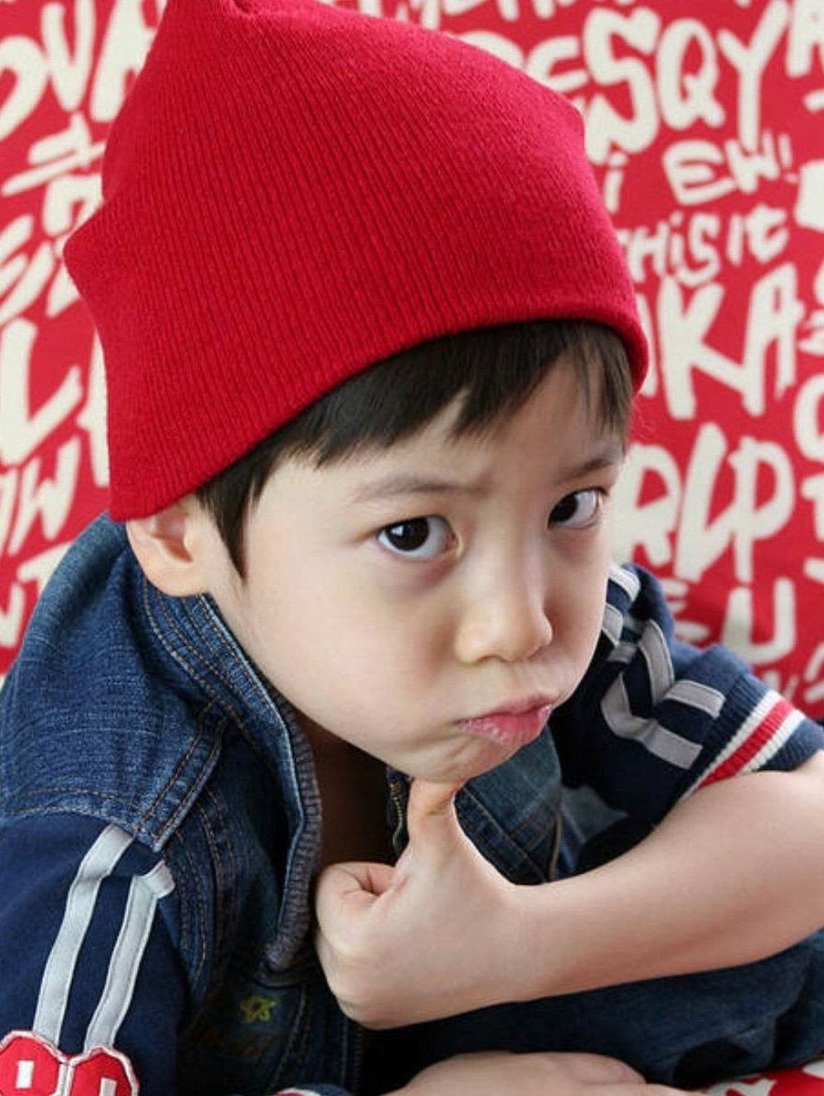 uppuzeu_'s tweet photo. taehyun baby pictures ❀
— a very cute thread https://t.co/D8VhrdxCLo