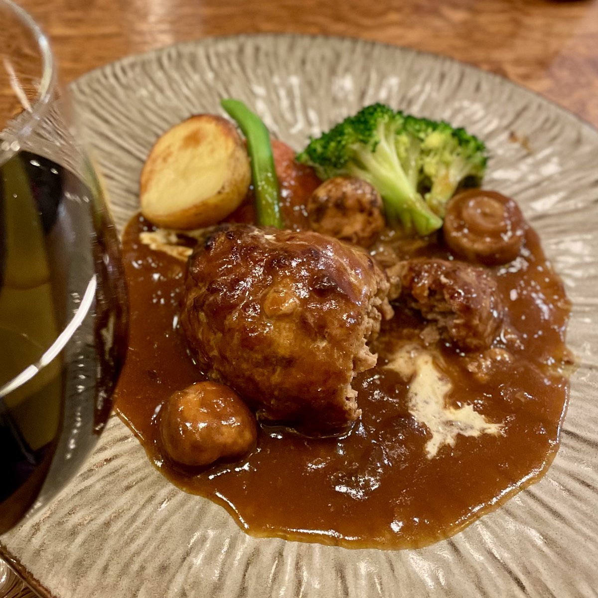 kiririn_sen's tweet image. 腹ごしらえしーの、表参道散歩しーの、渋谷WWWXにチェックイン♪
 #ムンフラ #aTack #黒田卓也