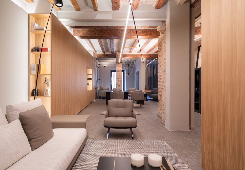 CDICV's tweet photo. Empresa tendencia La Casa EAD
@pepecabrerashop es una empresa familiar dedicada al #interiorismo contemporáneo desde hace más de 30 años.
+info: https://t.co/OLrGaHAGRz
#CDICV #LaCasaEAD #PepeCabrera #PepeCabreraHomes https://t.co/wSPfyiWAWz