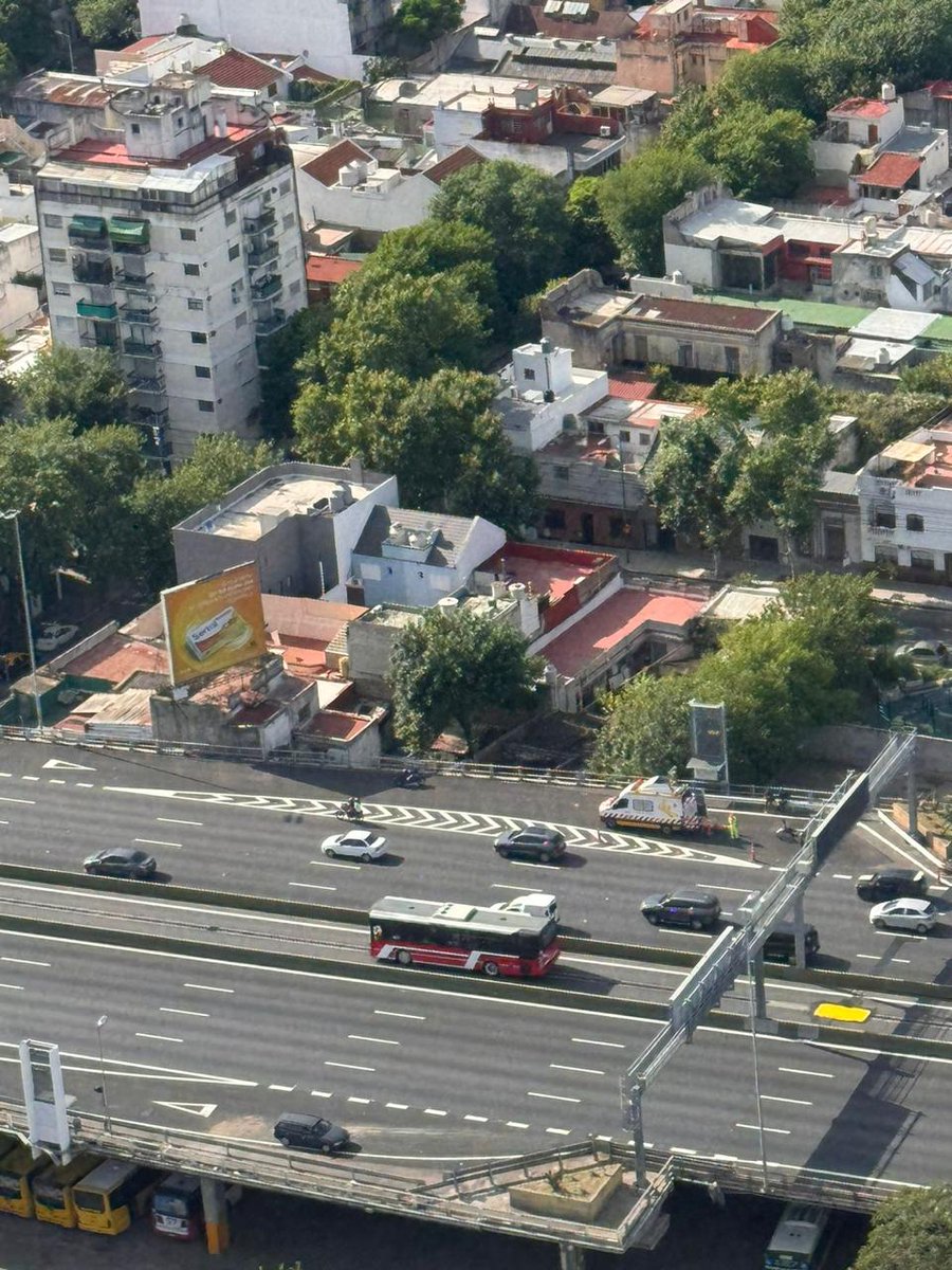 bagliettoc's tweet photo. Au 25 de mayo altura Jujuy mano al centro 
choque de 2 motos. 
@sameaereo traslada a los heridos

@radiolared https://t.co/8bjr1ixXj0
