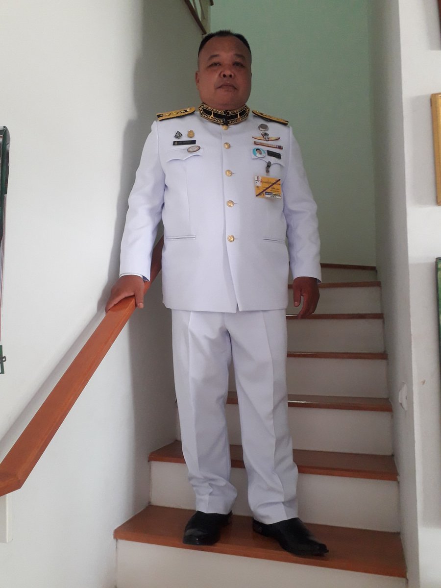 BanzaiTiderlas's tweet photo. ทำงานในสำนักพระราชวังจริงๆด้วย #โหนกระแส #เพื่อนบ้านกร่าง https://t.co/pbRtbRUQPl