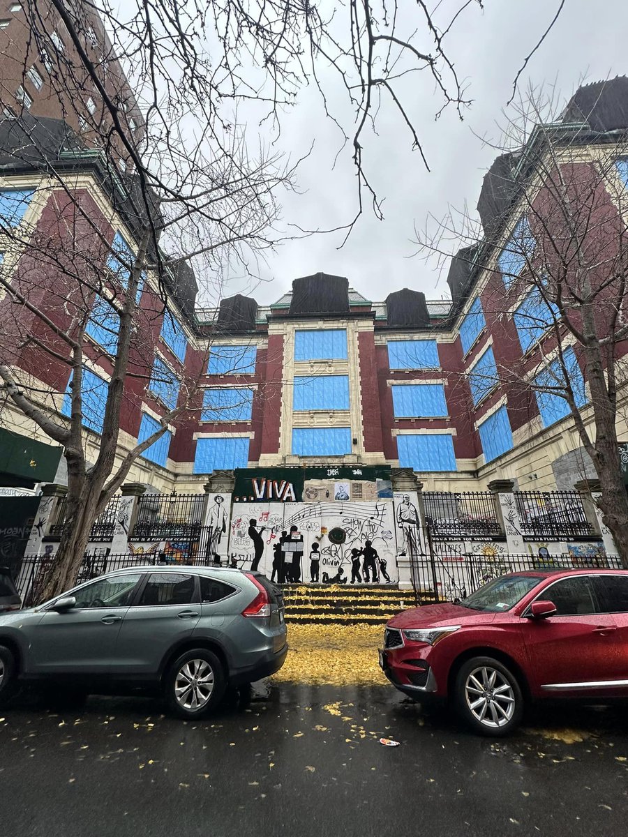 SVAContinued's tweet image. 👁️‍🗨️ ⚠️ Keep an eye out for posters from Andrew Castrucci's Silkscreen and Street Graphics course on your daily commute.

To sign up for the next session, search this course code on sva.edu/ce — FIC-2865-A

#silkscreencourse #streetgraphics #silkscreen #printmaking