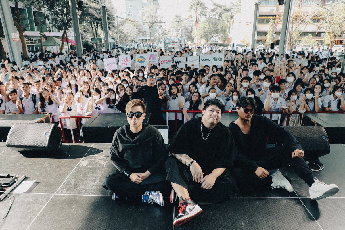 teromusicth's tweet photo. #ห้องปกคอนเทอม2 โรงเรียนสุดท้ายกับ โรงเรียนมัธยมวัดสิงห์
🙏🏻ขอบคุณน้องๆ ทุกคนที่มาร้องเพลงด้วยกัน และขอบคุณคุณครูที่น่ารัก ที่ต้อนรับพวกเราเป็นอย่างดี 🥰

@warnermusicth
#TeroMusicXWarnerMusicThailand
#TeroMusicClassRoom
#TeroMusic #WarnerMusicThailand
#Macrowave #WayferRecords https://t.co/sltQ3VxDSB