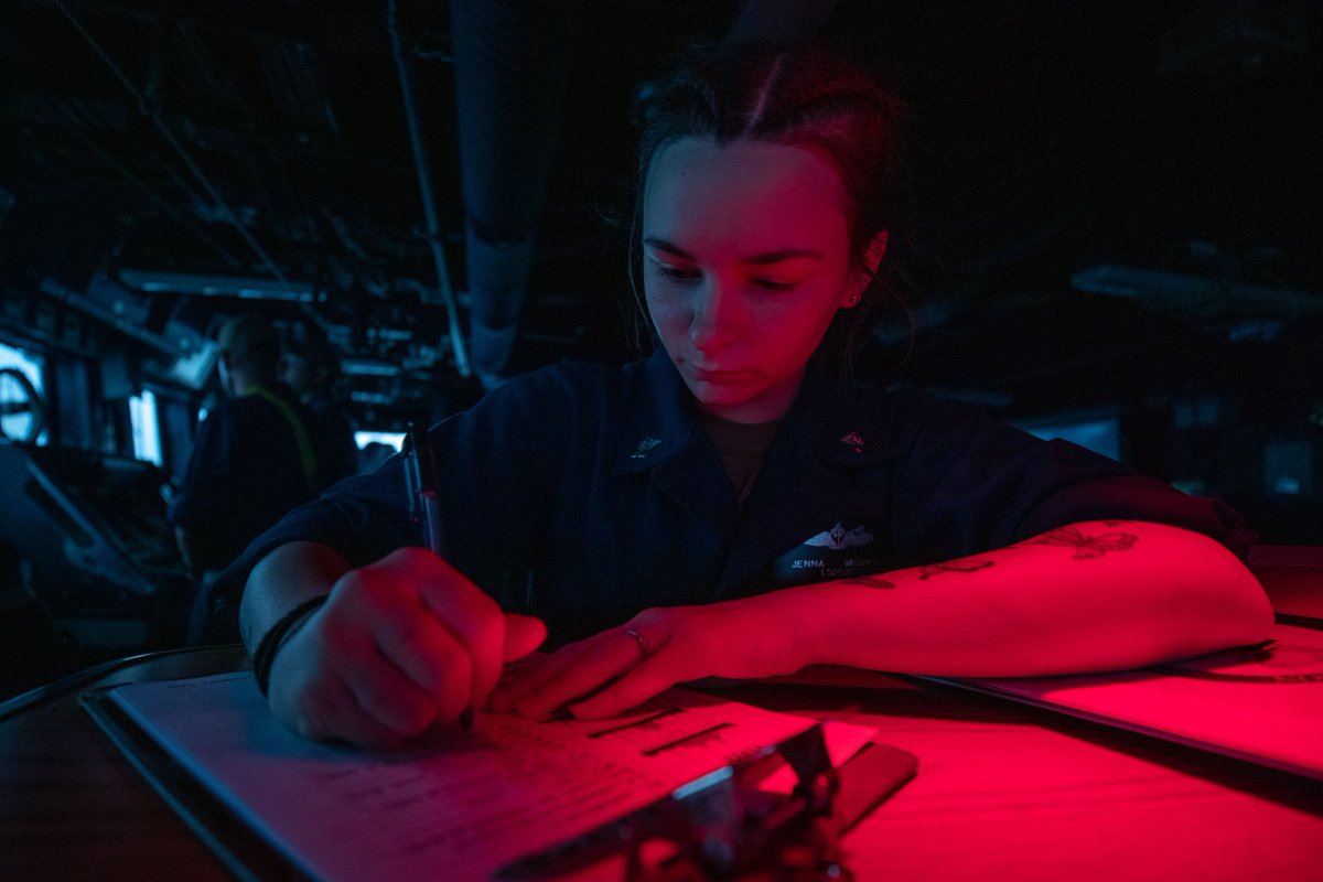 The most important assets aboard the 🇺🇸 Arleigh Burke-class guided-missile destroyer USS Laboon (DDG 58) are the Sailors. In support of Operation Prosperity Guardian, teams work around the clock monitoring the maritime domain and gathering valuable information. Led by Combined…