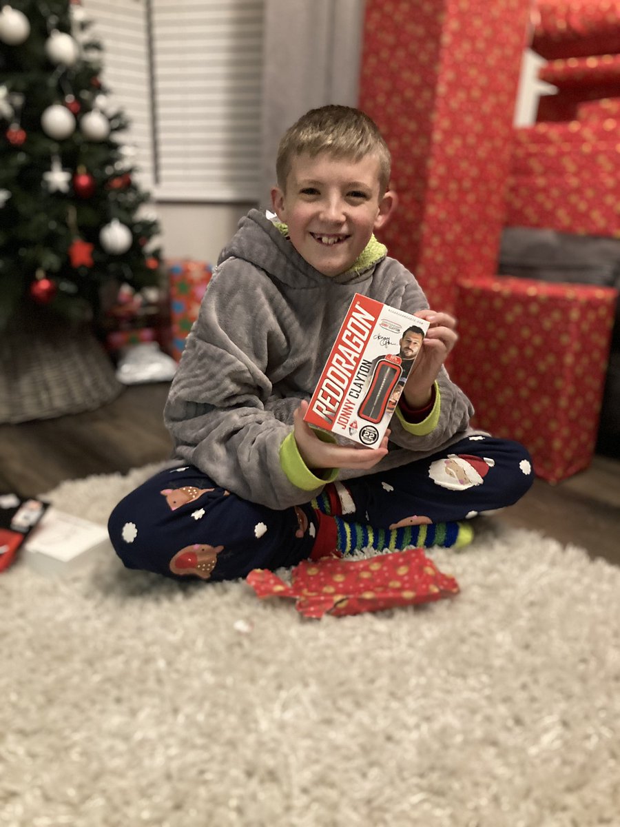 AlysonGough's tweet photo. Chuffed to bits with his @JonnyClay9 darts that he had for Christmas. Also beat his Dad in a game, who was using @Gezzyprice darts!! 🎯🎯🎯 https://t.co/4sezykHHzW