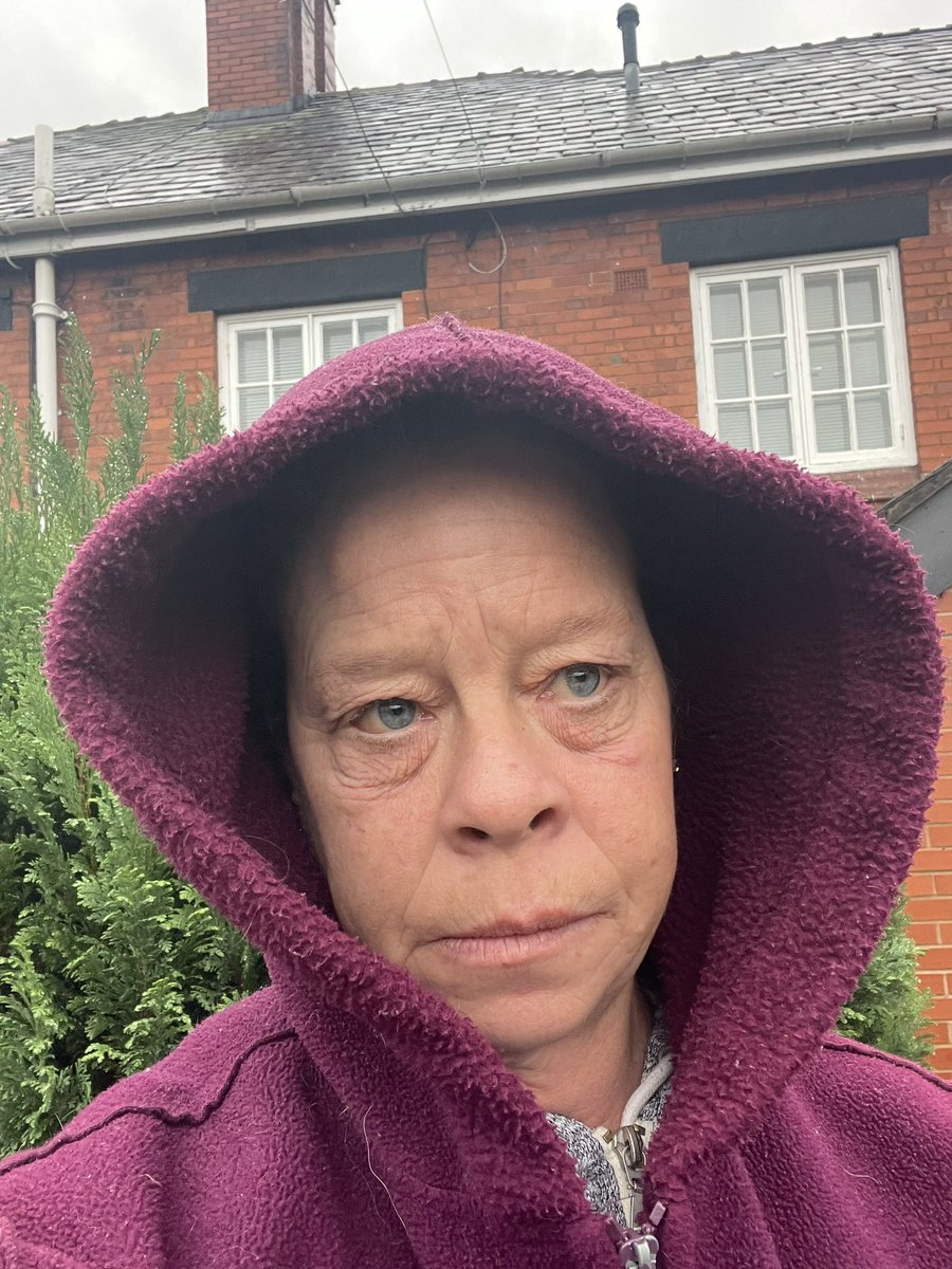 JulieCarve46022's tweet photo. Getting out and about to get supplies on my short walk. Raining but very lightly on Port Sunlight Village before the incoming Storm Garrit takes hold. #gettingoutandabout #raining #StormGerrit #prettyportsunlight #portsunlightvillage https://t.co/yaOlaRh7ap