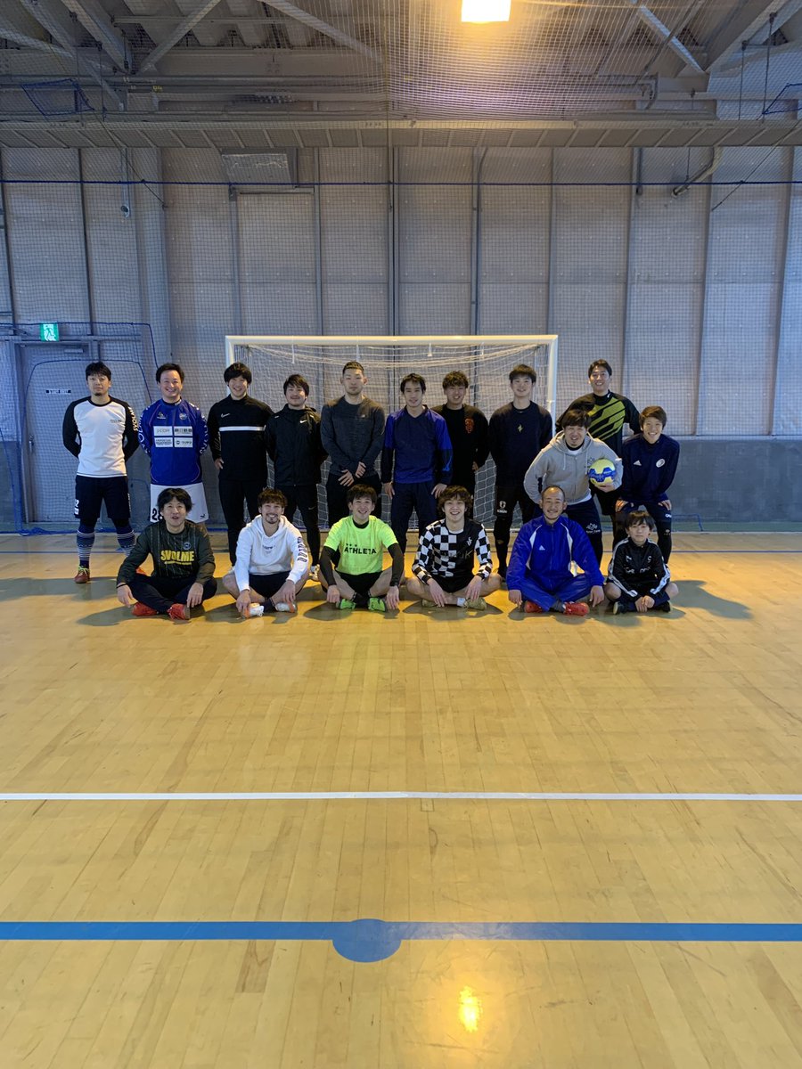 ssfc34's tweet photo. 12/30(土)
サムナイト
19:00〜21:00
フットサルスタジアム蹴
観戦費1人300円
プロ選手や元プロ選手が集まって楽しく試合します！

毎年素晴らしい方々が集まってくれています。

観戦したい人居ましたら金澤までリアクション下さい！！ https://t.co/7NbZCnZeAF