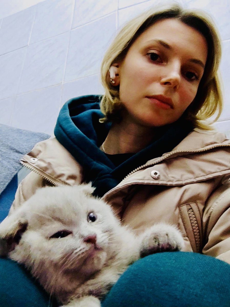 Marichka Paplauskaite is a graduate student at the Kyiv School of Economics studying memory studies. Yesterday, she was at the train station in Kherson when the Russians shelled it with ballistic missiles. This is her story:

It was very scary. 1/