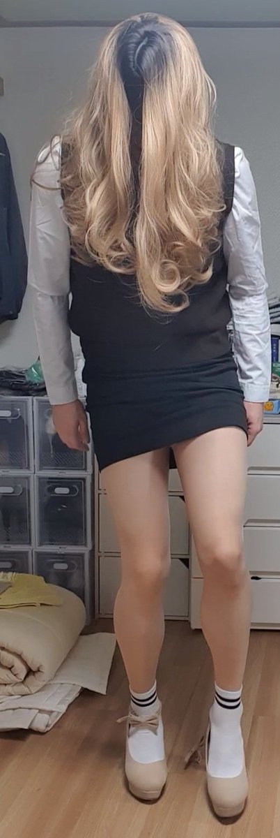 lan_slave's tweet photo. 일진언니 컨셉 https://t.co/1xU7o7zr3Z