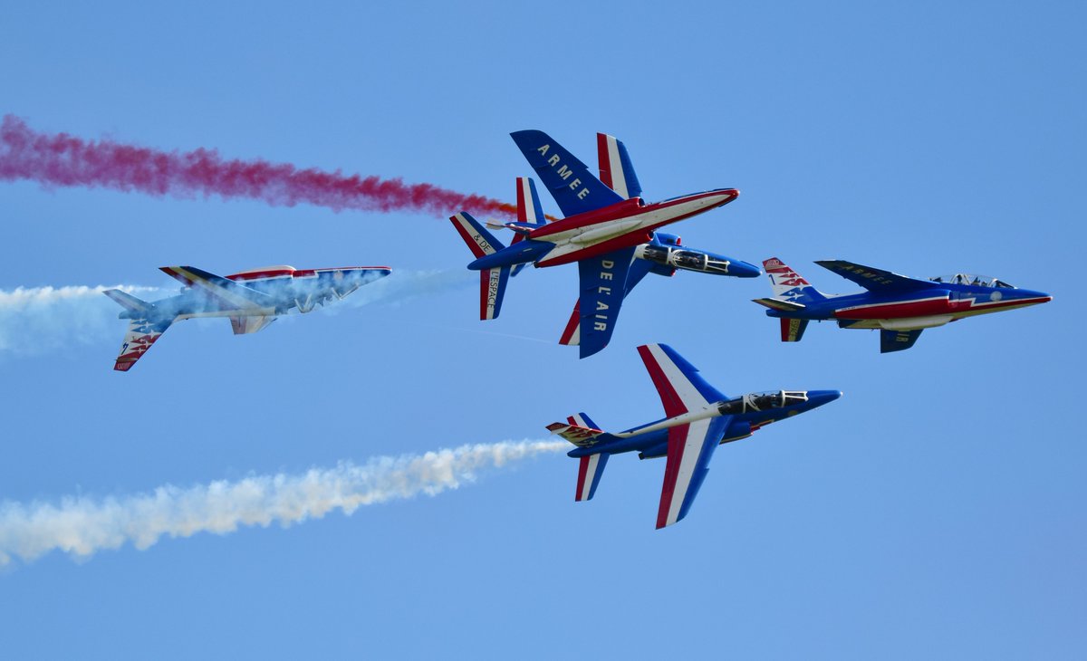 JorgenLammens's tweet photo. @F35demoteam @AirForceDays @SunExpress @BoeingAirplanes @Schiphol Last week of 2023 so here we go with my No.4 of the #bestshots2023 #plansepotting.
@PAFofficiel performing an incredible display on their #AlphaJets @AirForceDays #KleineBrogel
#avgeek #planespotting #airshows #avgeeks #aviation #PAF #patrouilledefrance https://t.co/0fL9ZlDnY4