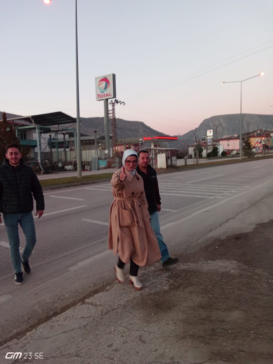 GncAltnts's tweet photo. 📍Amasya Hacılar Meydanı esnaf ziyaretimizden

#amasyayakadıneli 
#amasyaakparti https://t.co/C4ZG7M1R5m