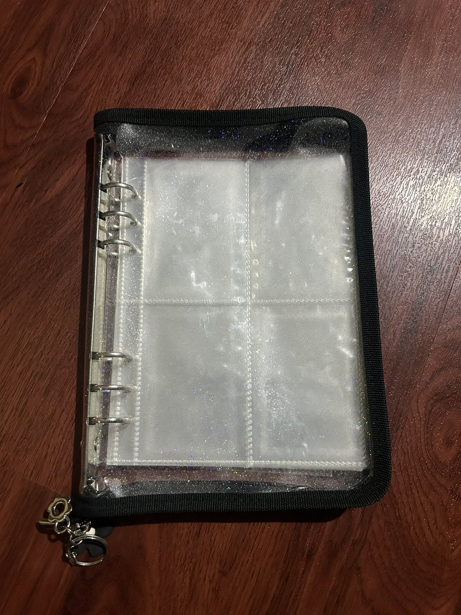 wts lfb onhand ph
can ship immediately 

↳a5 binder with 20 4p sleeves
↳slightly used
↳200 php
↳payo/3 days reservation