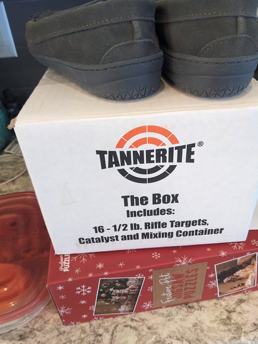 PrairieVeteran's tweet image. A household that gives firearms and binary explosives for Christmas, is one capable of surviving any zombie apocalypse 🤭😏😏😆

Now I get to teach @myabcs71
How to set up a new rifle (.17 HMR), mount and zero a new scope for her other rifle. 😏👍

#PewPew
#ThingsThatGoBoom