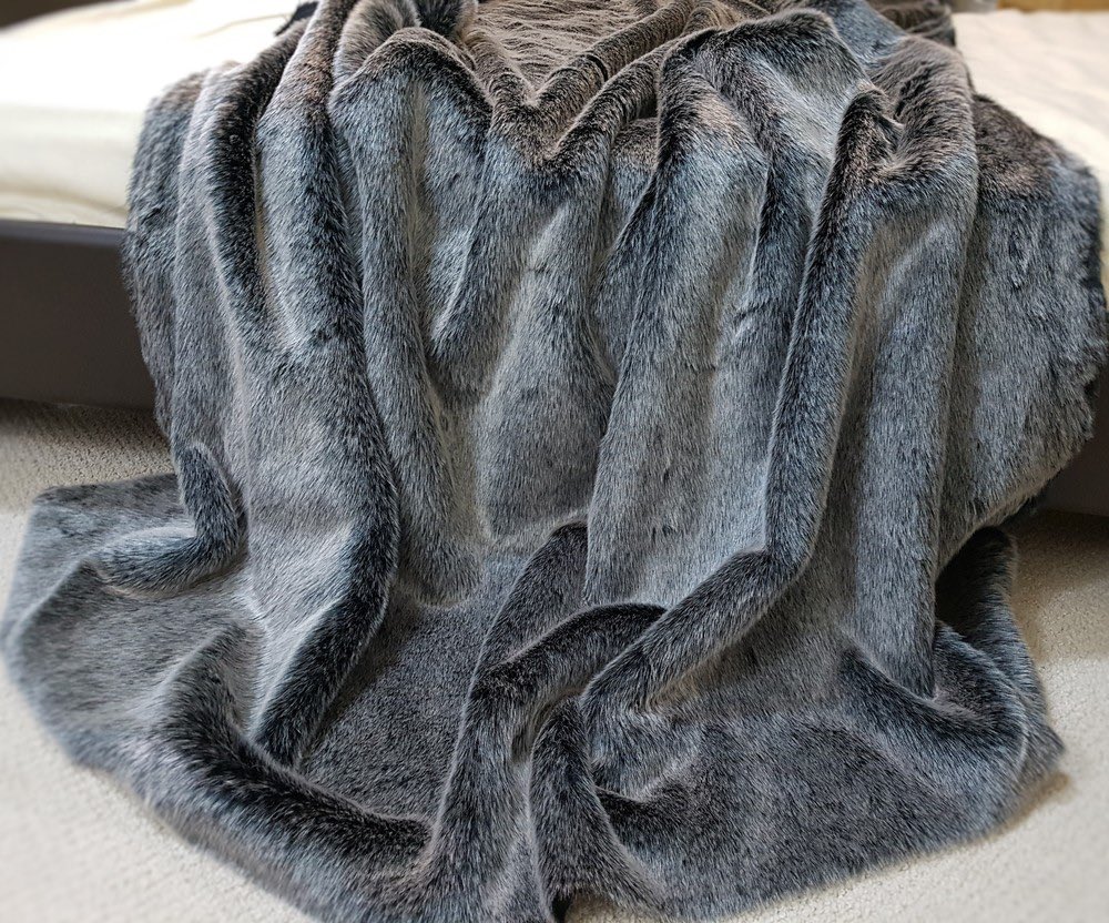 stylishdog's tweet photo. Luxury faux fur throws #fauxfurthrows https://t.co/z7JVScOQU3